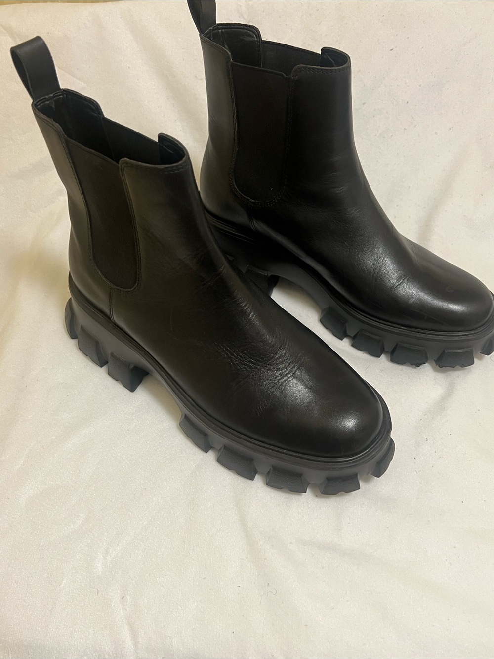 Gianni Bini Black Leather Chukka Lug Boots